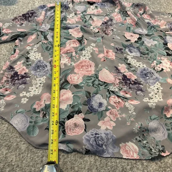 Torrid Women’s Harper Floral Georgette Blouse Size 1 XL Gray Pink 3/4 Sleeve - Picture 7 of 10